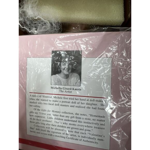 Vintage Ashton Drake Valentines Day Gifts For Mommy‎ Collection Porcelain Doll - Picture 4 of 4